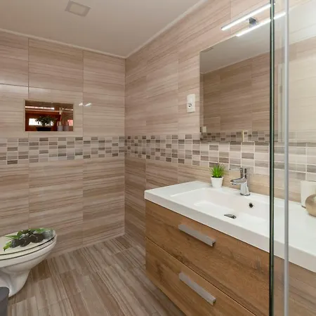 Сasa de vacaciones House Zalec *