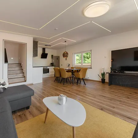 בית נופש House Zalec *